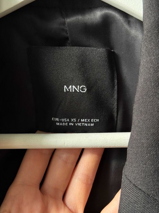 Marynarka garniturowa z guzikami - Mango XS