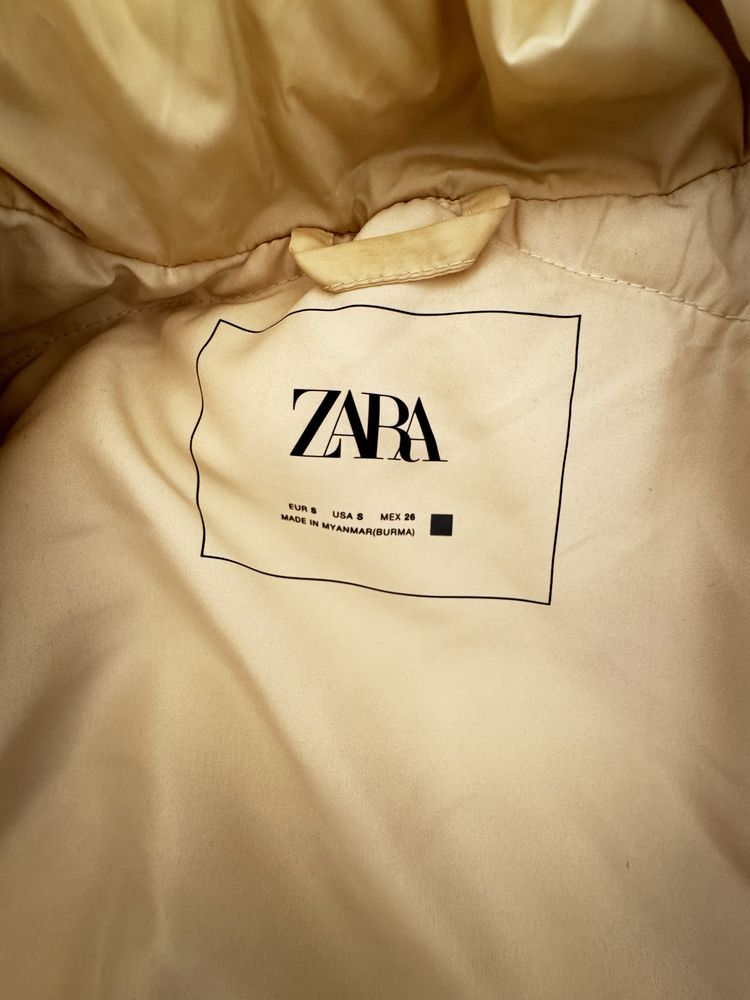 Пуховик бежевий oversize Zara