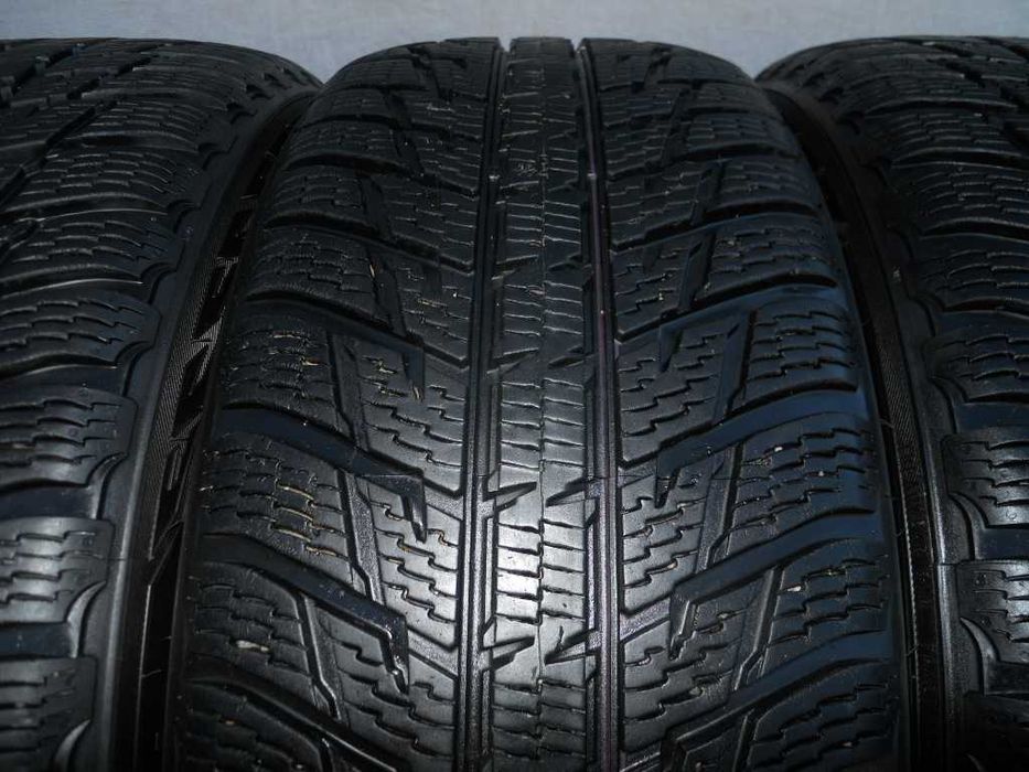Ładne opony zimowe NOKIAN 215/55 R18 95H (2x8mm i 2x7mm)