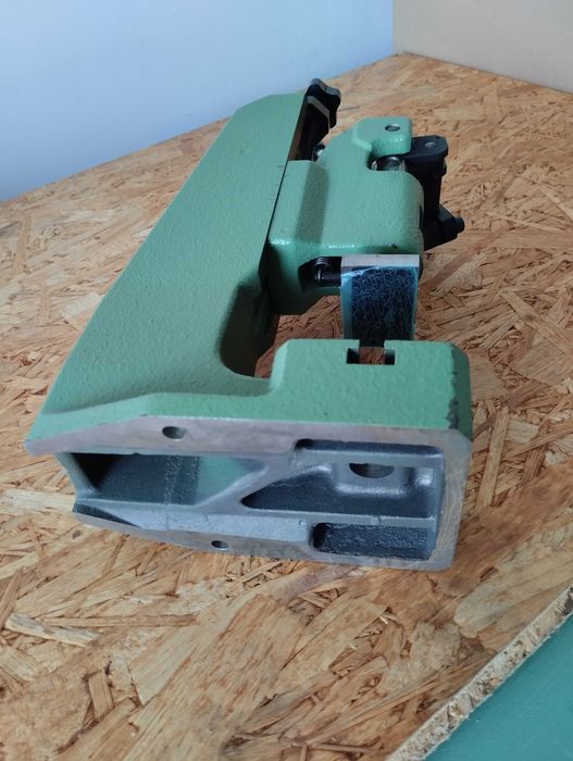 Prasa ręczna Schmidt ( 12 kg ) kolanowa