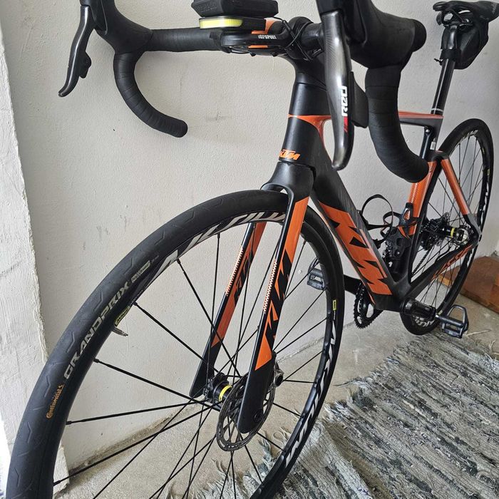 Bicicleta de estrada KTM