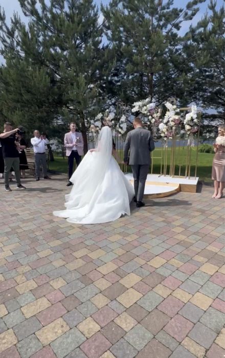 Весільна сукня для принцеси. Не вінчана!