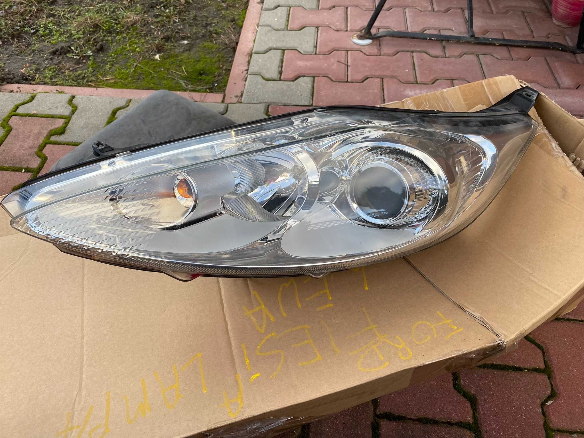 Reflektor Lampa Ford Fiesta 8A61-13W030-CH