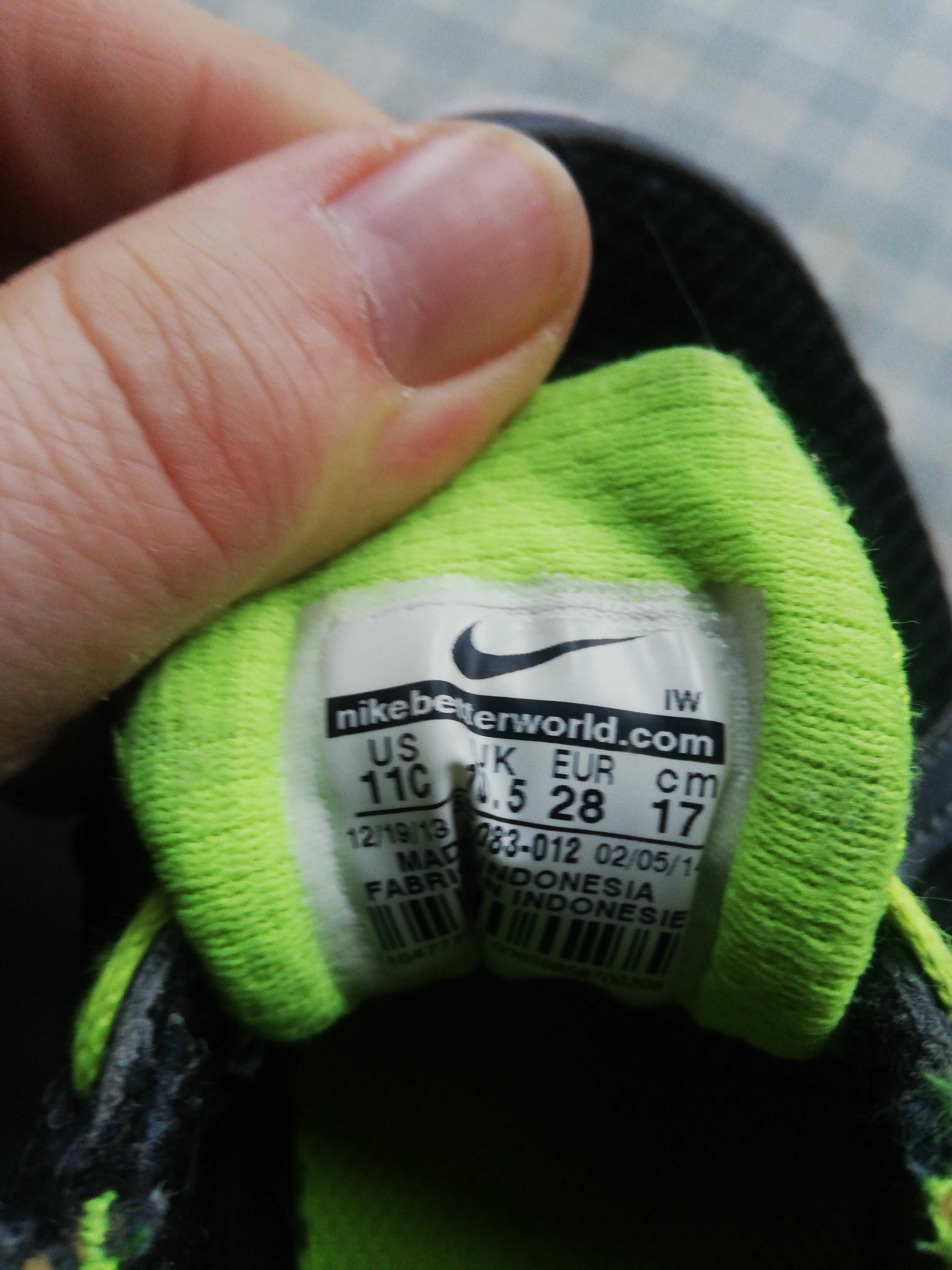 Buty sportowe  dziecięce NIKE 28