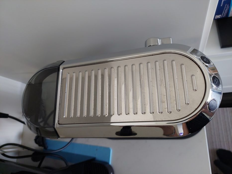 Máquina de café delonghi cinza escuro