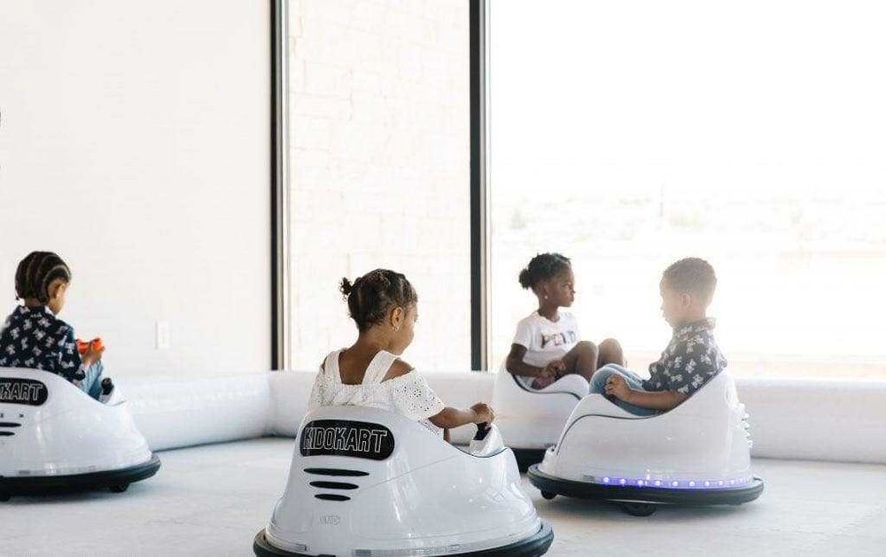 Carrinhos com pista insuflável - Porto