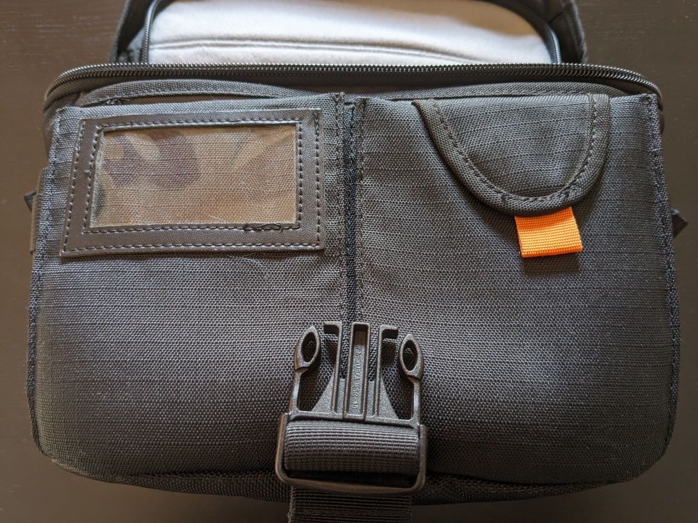 Mala Lowepro Stealth Reporter D100 AW