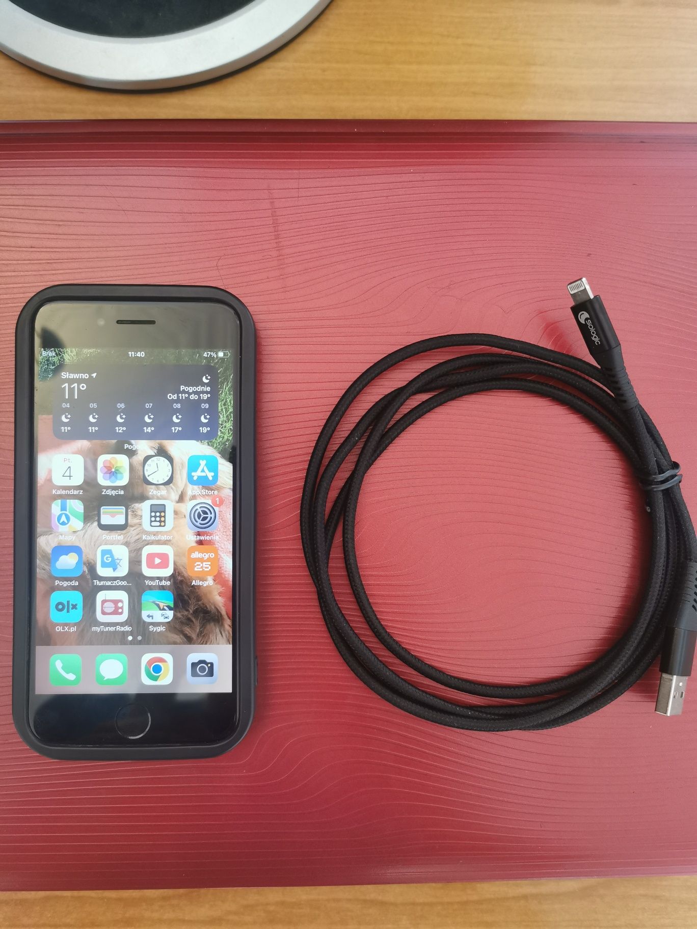 Apple iPhone 7 + etui case + nowy kabel usb