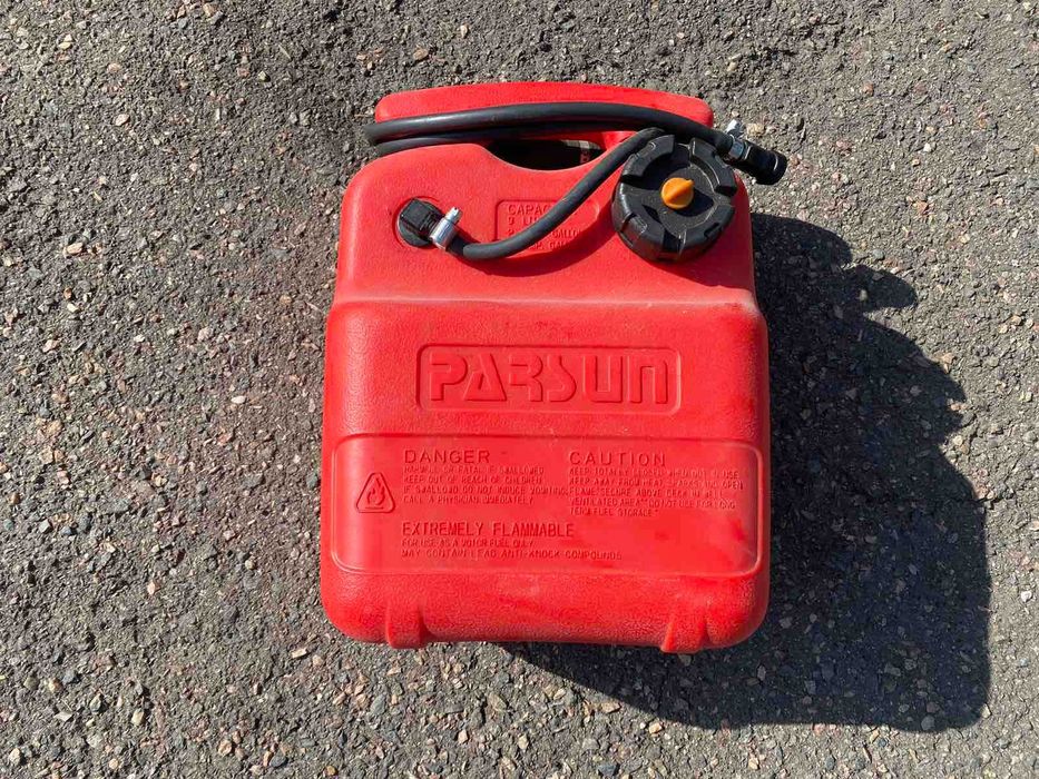 срочно!!! продам лодку з мотором