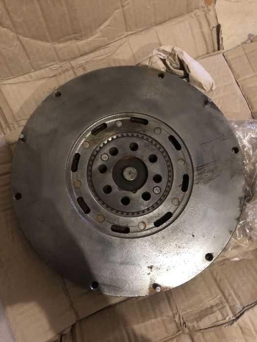 Маховик на а6 с4  2.5