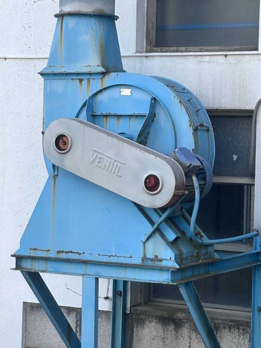 Silo para armazenamento de serradura e aparas de madeira