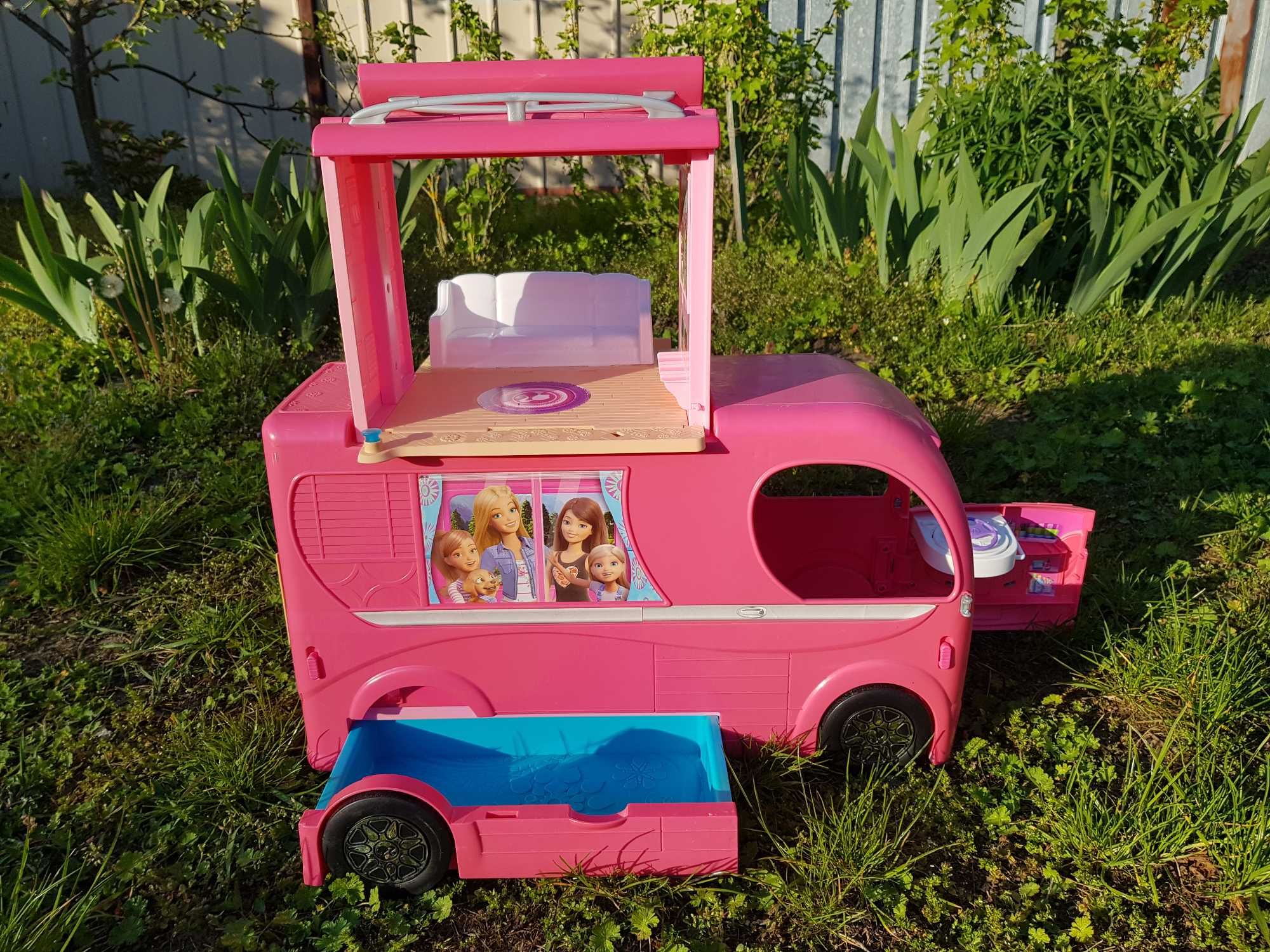 Camper bus auto Barbie