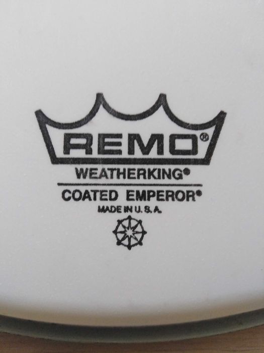 Пластик на барабан REMO Weahterking Coated Emperor 14"