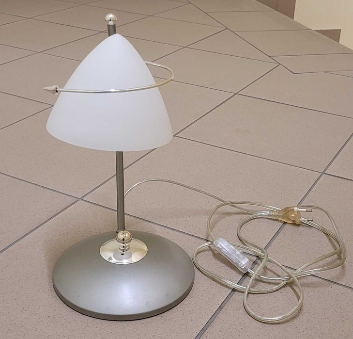 Lampka nocna – biały klosz