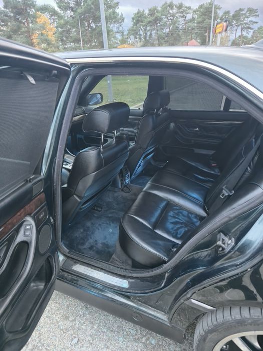 Bmw e38 5.4 V12 1995r