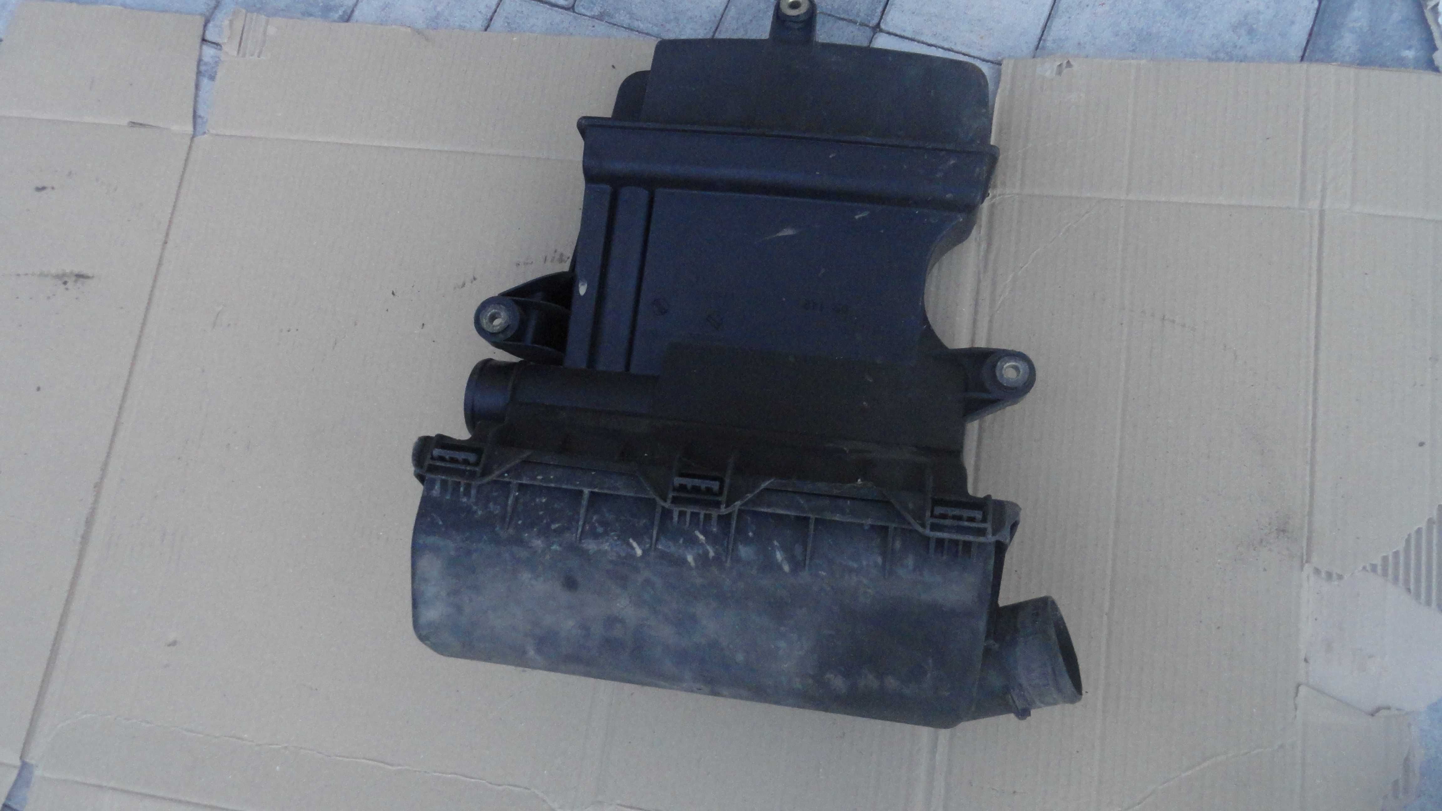 Obudowa Filtra Powietrza Fiat Punto 2 POJ 1,2 16 V Demontaż Oryginał