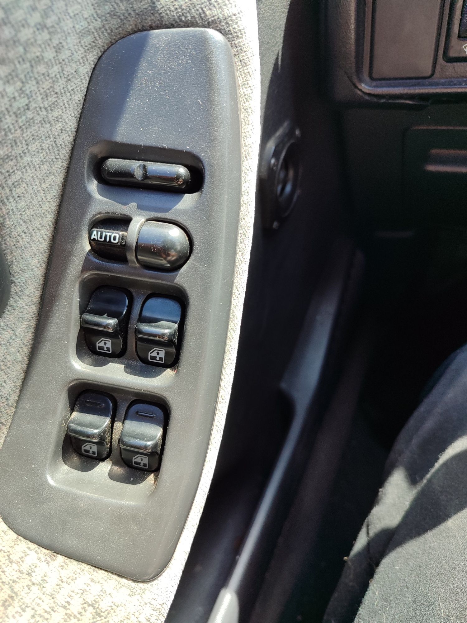 Nissan sunny 1.4 — 1993
