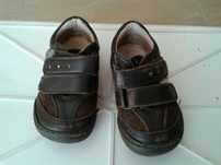 Sapatos em pele