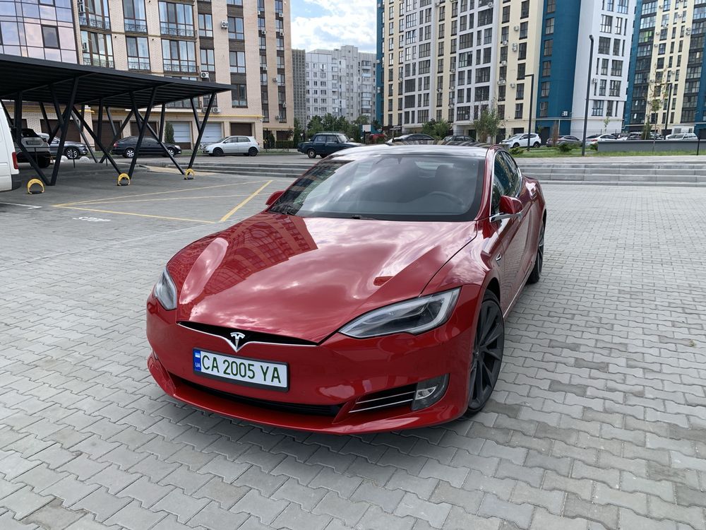 Tasla Model S 2018, FSD 3.0,