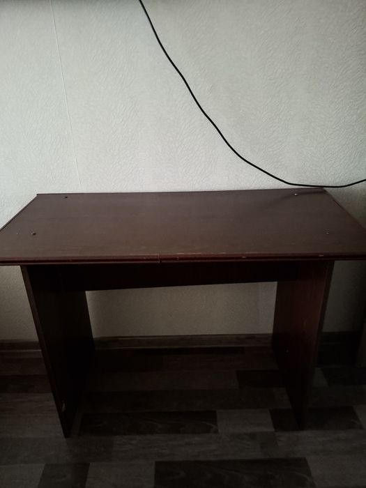 Компьютерний  стіл з стільцем