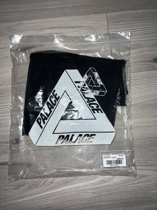 Palace Tri-Ripped T-shirt