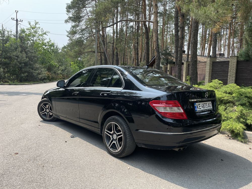 Продам mersedes w204 c 180 в хорошем состоянии