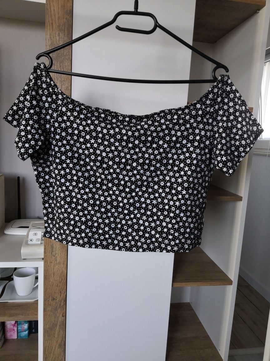 H&M elastyczna krótka bluzka crop top odkryte ramiona kwiatowy wzór.