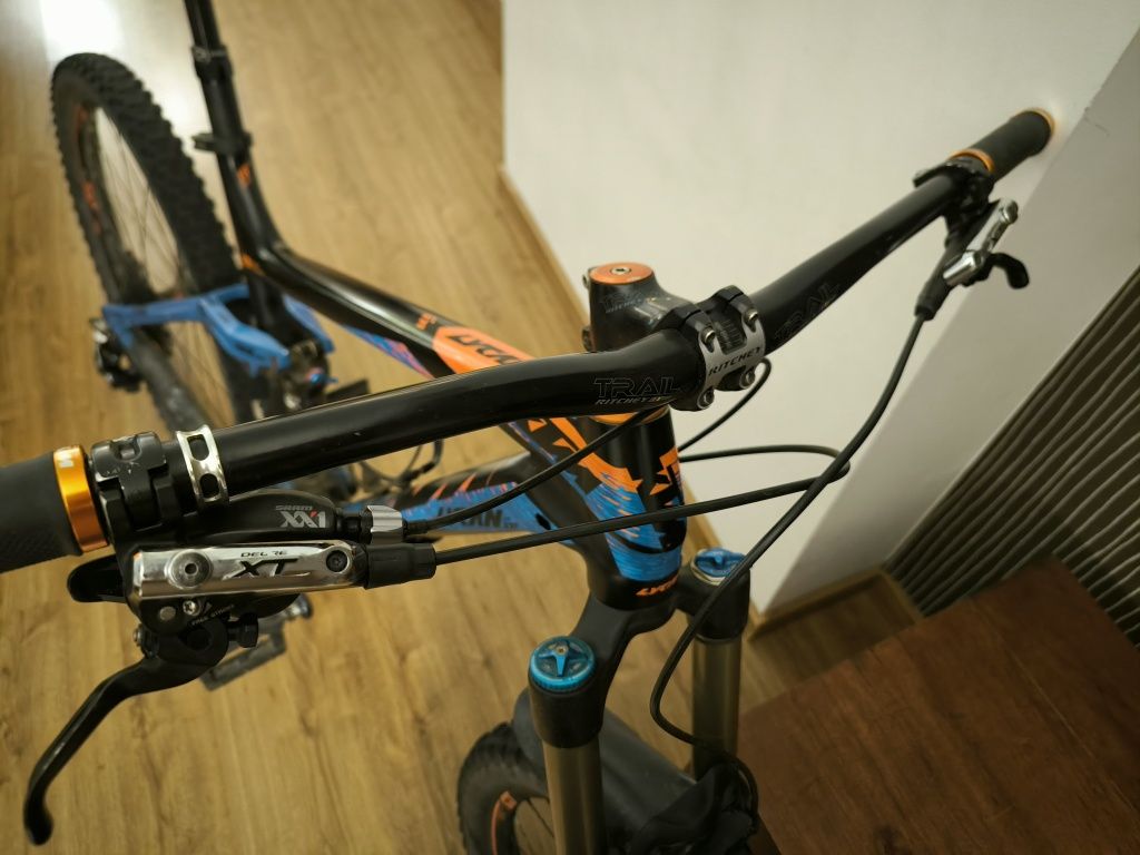 KTM Lycan com FOX 36