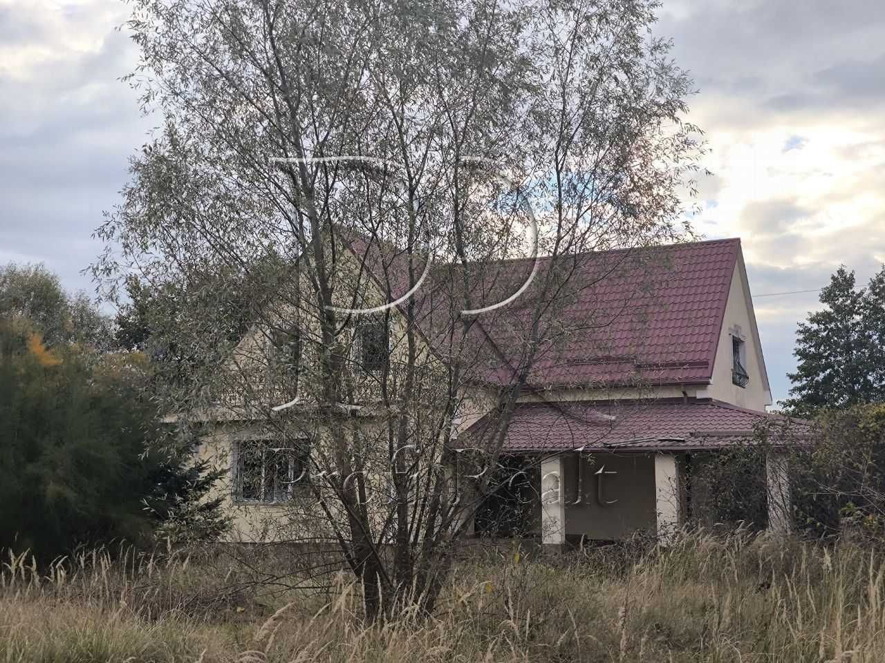 Продаж будинку 220 метрів на 14 сотках + озеро!