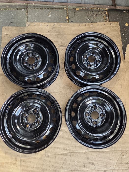 Felgi stalowe 14" 4x100 5x14 ET 39 Toyota yaris