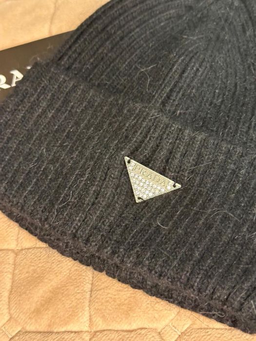 Тепла жіноча шапка , ангора Prada || YSL