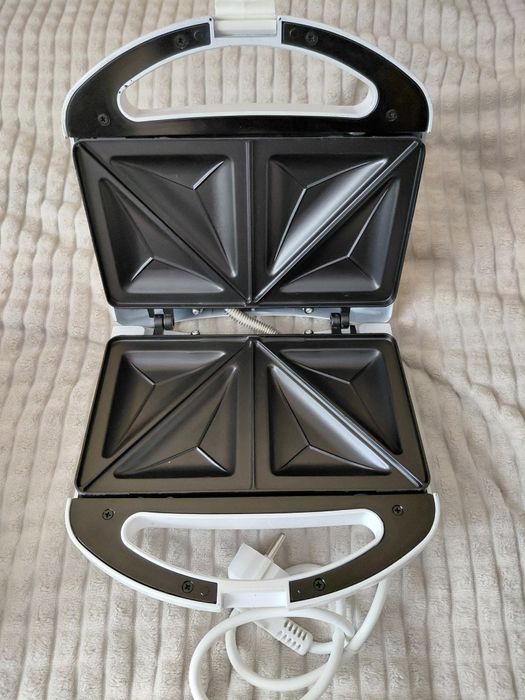 Бутербродниця нова