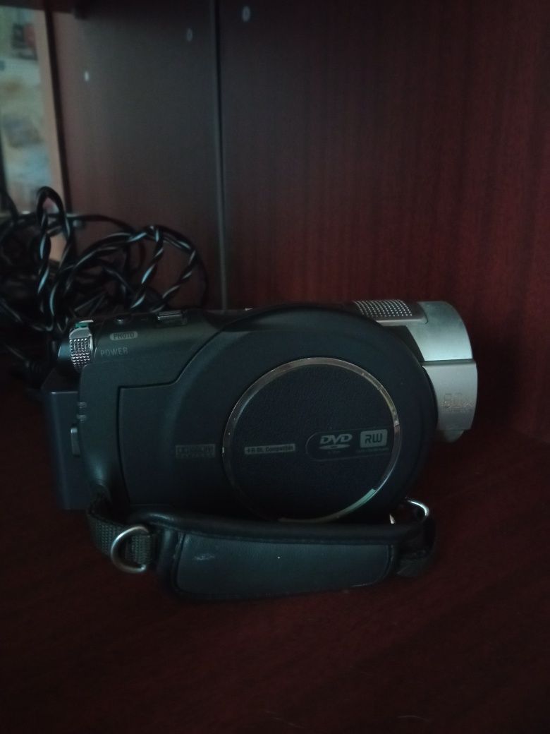 Видеокамера Sony HDR-UX5