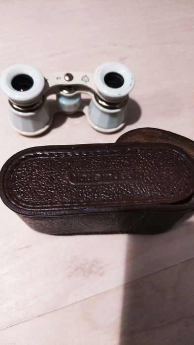 Lornetka teatralna futerał PRL