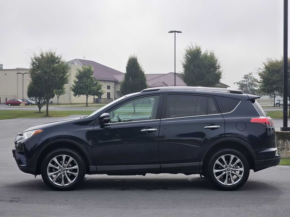 Toyota RAV4      2018