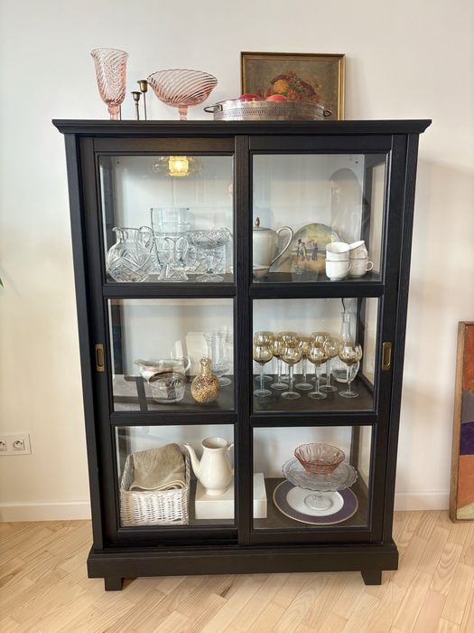 Czarna elegancka witryna REZERWACJA