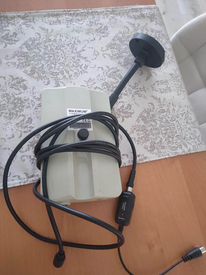 Mała Antena Maximum DA-6000 DVB-T VHF/UHF z 20dB