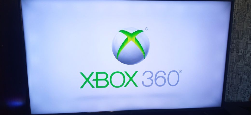 Игровая приставка Xbox 360 E/320GB