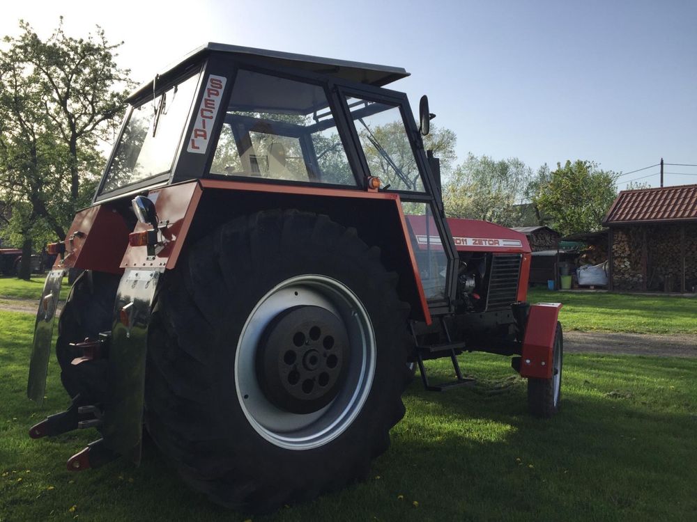 Traktor Zetor 8011