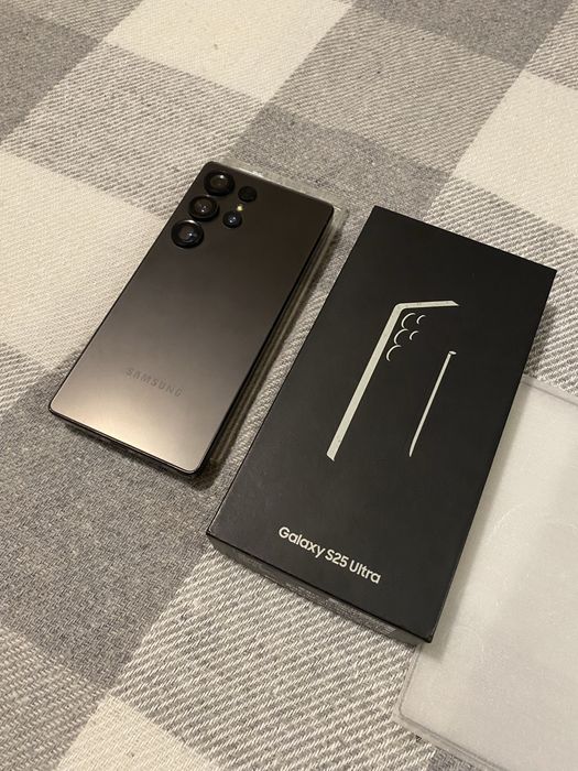 Мобільний телефон Samsung Galaxy S25 Ultra 16GB/1TB 5G Новий Комплект