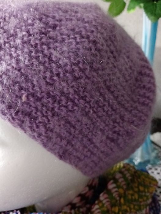 Ładna beretka damska w kolorze liliowym
