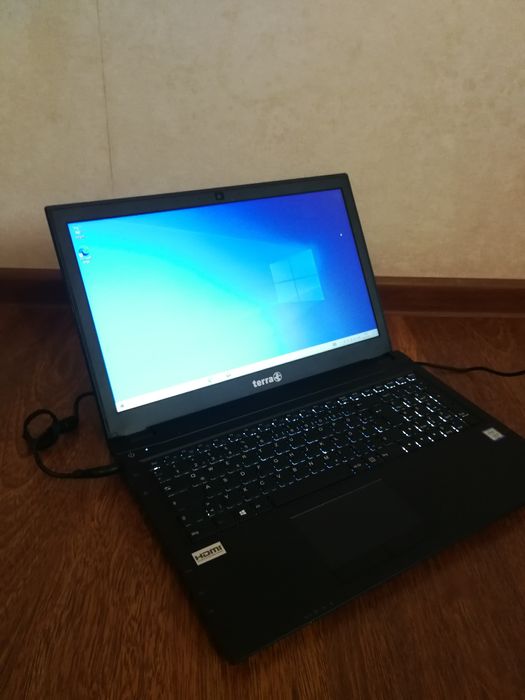 Ноутбук TERRA i5 7200u, 8gb, Ssd 120 gb.