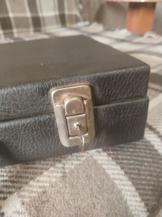 Дипломат з м'якої шкіри