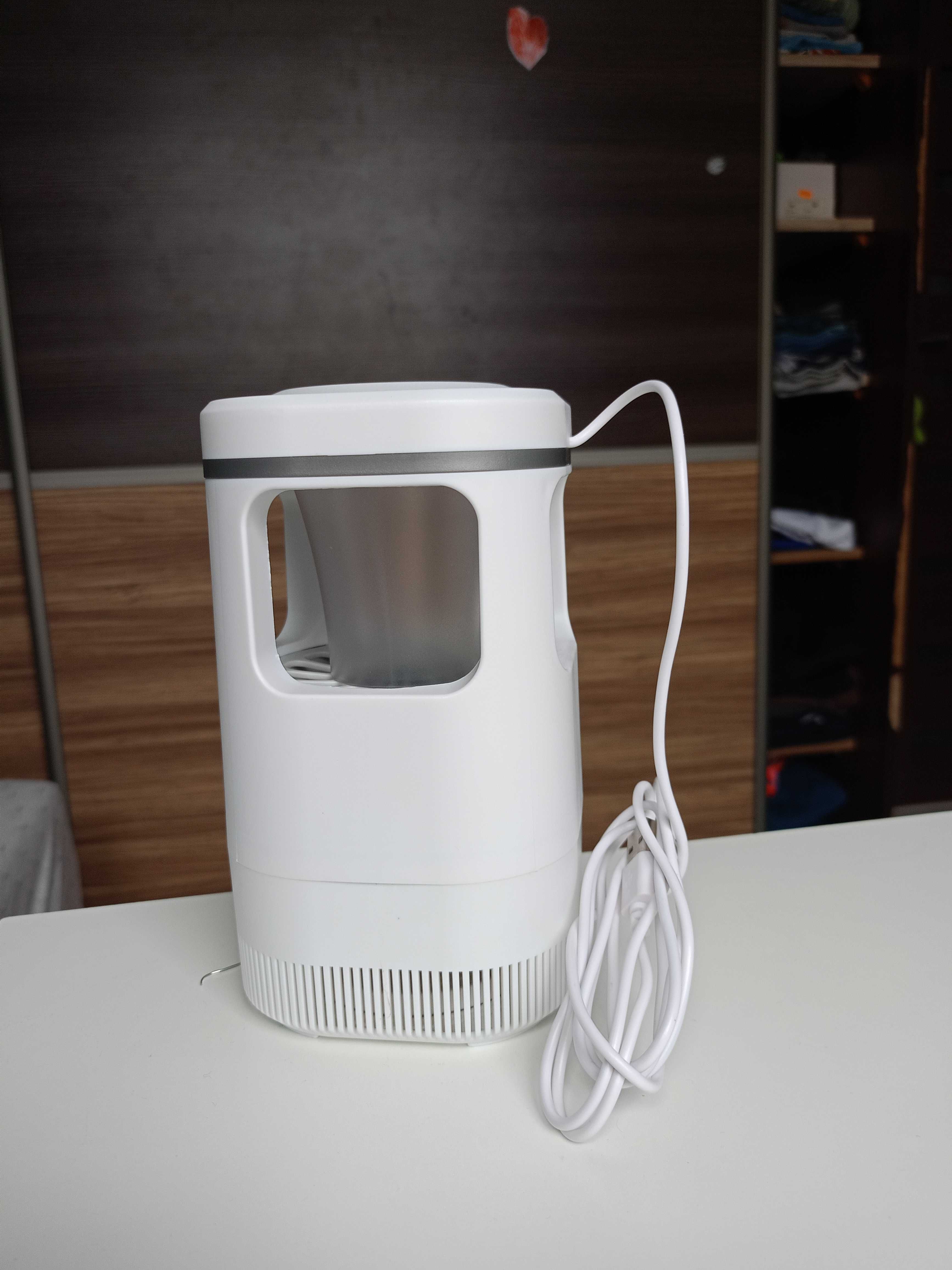 Lampa przeciw owadowa
