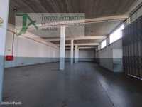 Armazém industrial com 750 m2. A 32 a 1 minuto.