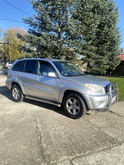 Toyota RAV 4 samochód osobowy, terenowy