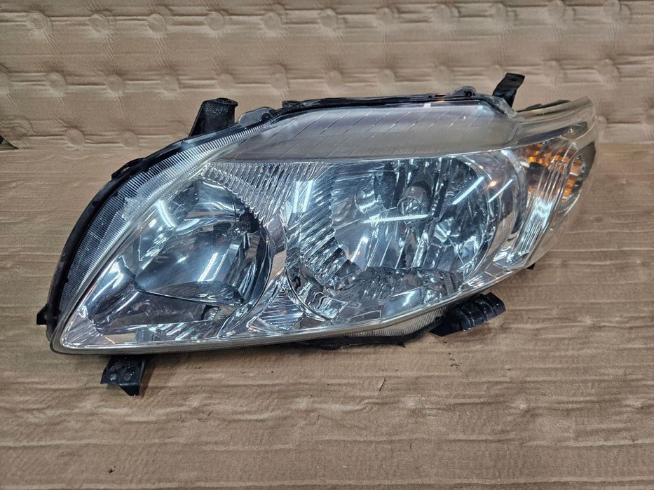 toyota corolla e15 07-09 lampa lewy przód
