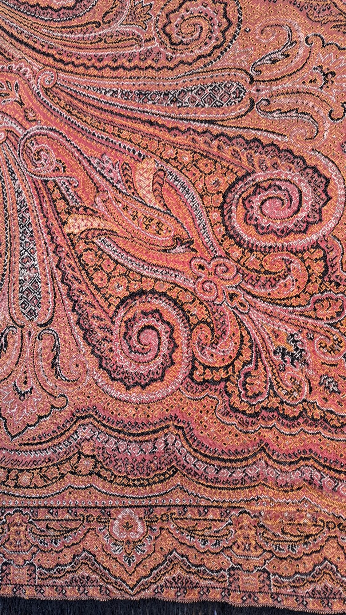 Antyczna wzorzysta chusta czerwona makatka kilim obrus140*140cm