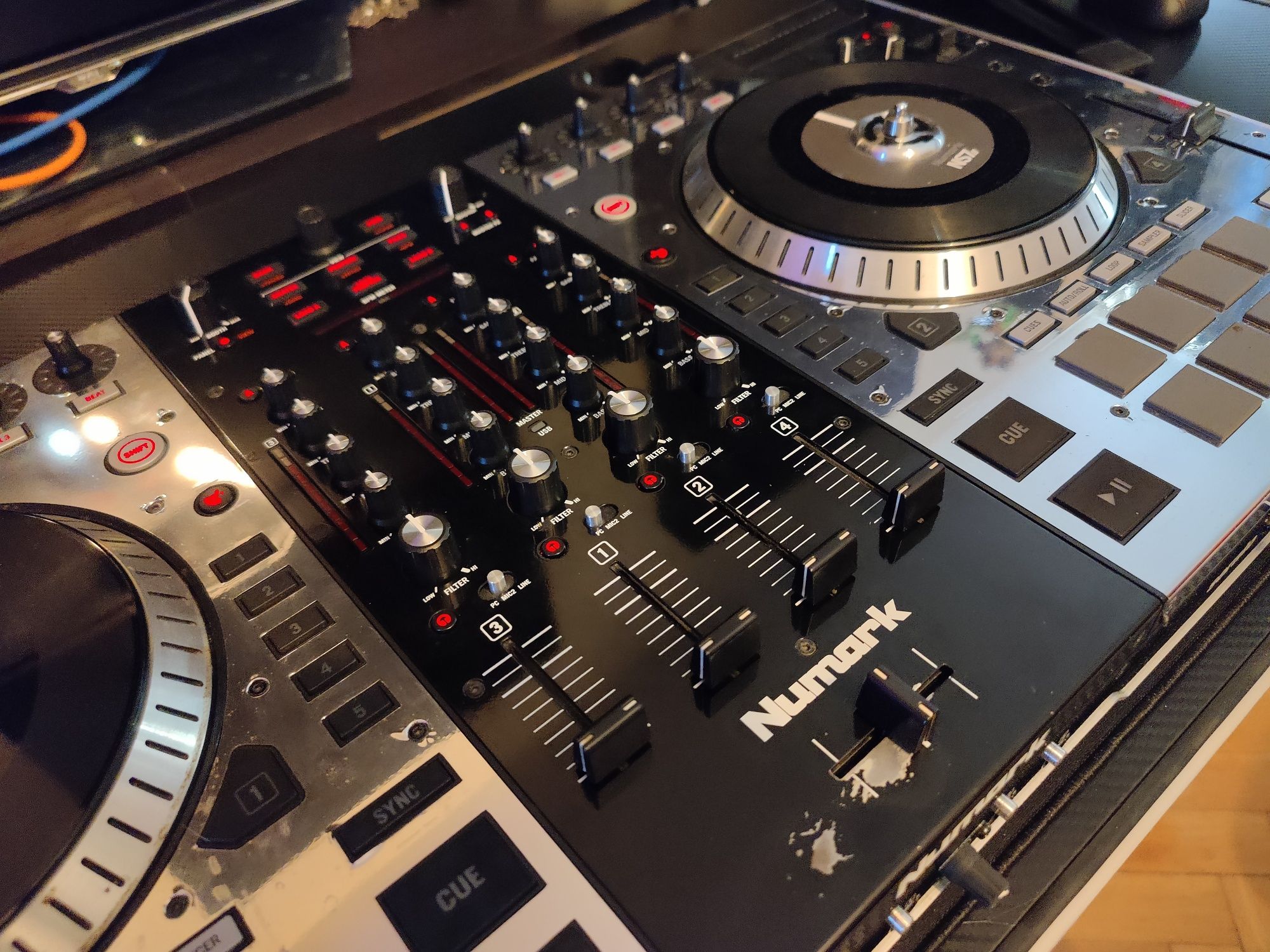 Mixer Numark ns7 II serato virtual dj