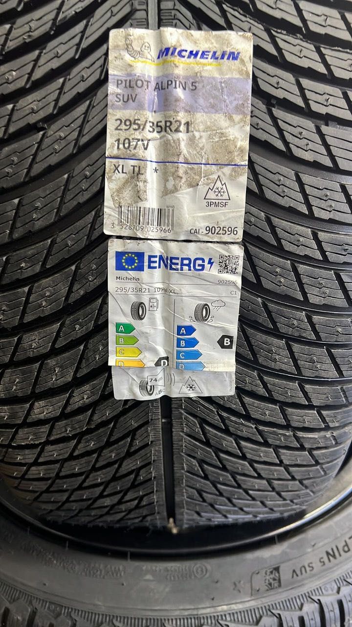 Зимові шини Michelin Pilot Alpin 5 SUV 295/35 R21